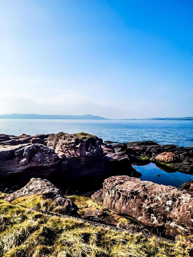 On Yer Bike & Gone Fishin Villa Millport Bagian luar foto